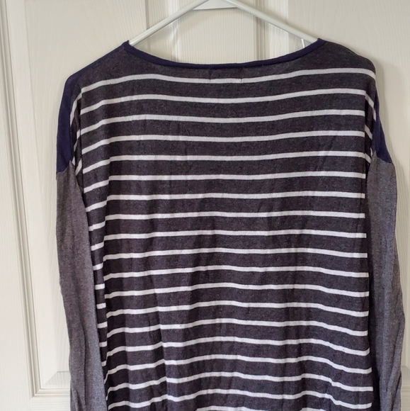 Old Navy Relaxed Shirt - Picture 3 of 3